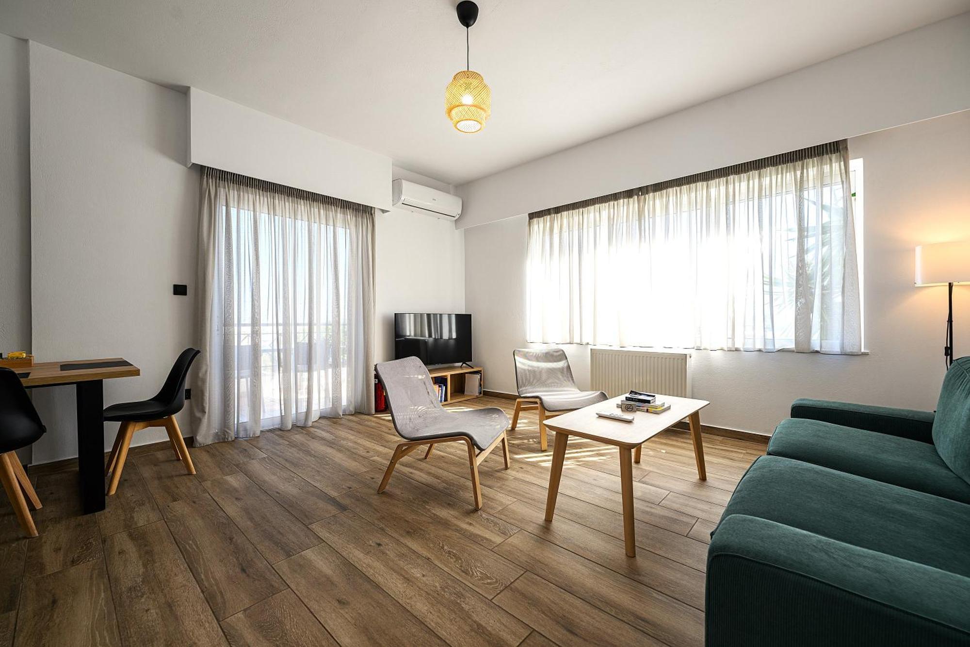 Alexander Apartments Airport Spáta Eksteriør bilde